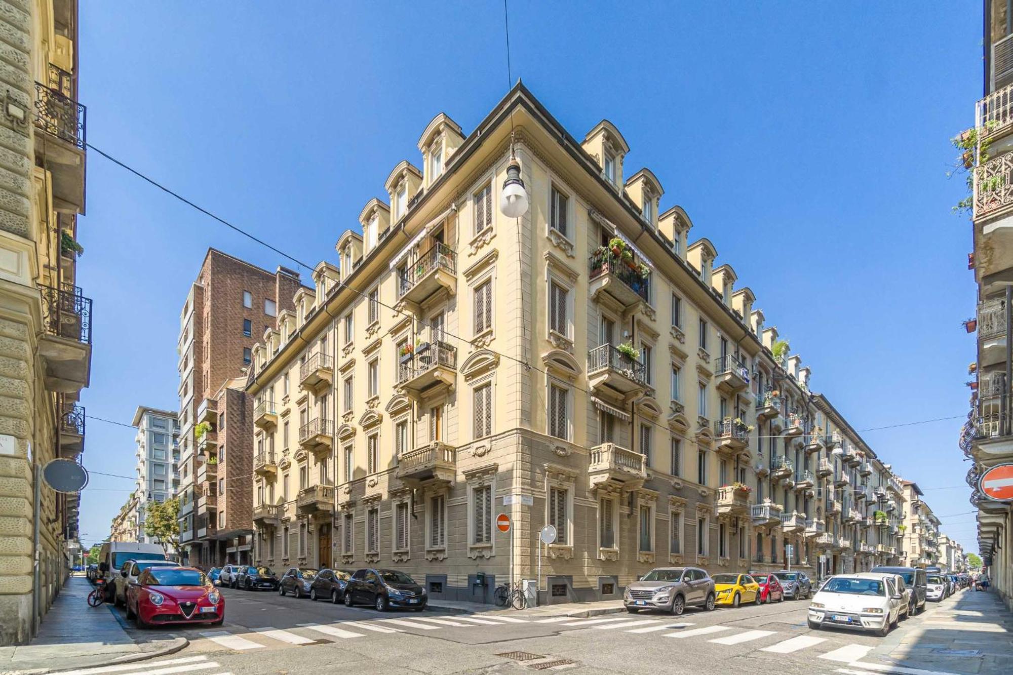 דירות טורינו Casa Valeggio Attic Apt Few Steps From Porta Nuova מראה חיצוני תמונה