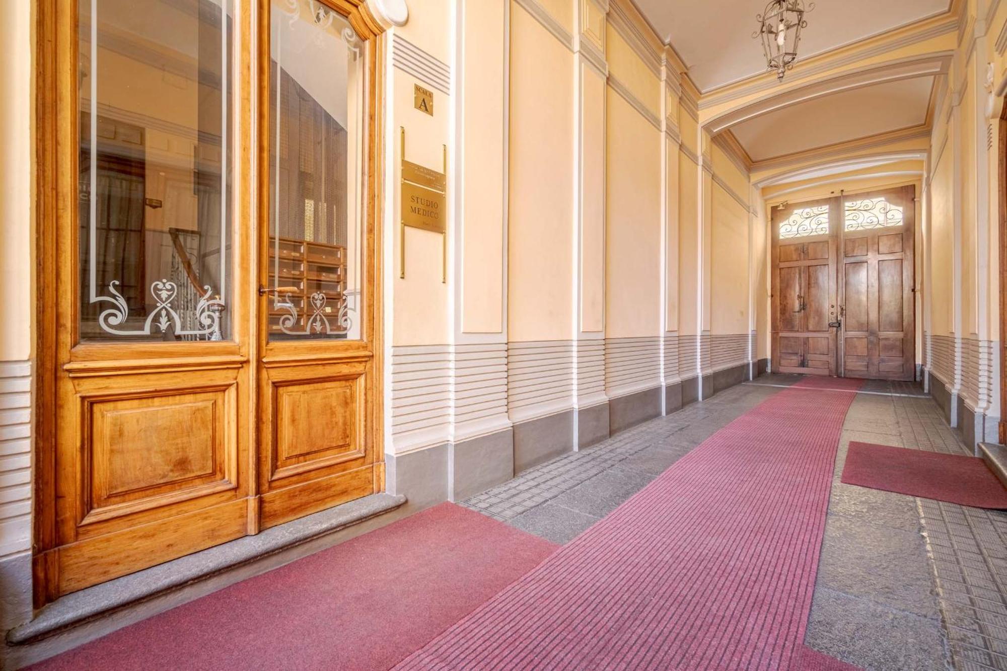 דירות טורינו Casa Valeggio Attic Apt Few Steps From Porta Nuova מראה חיצוני תמונה